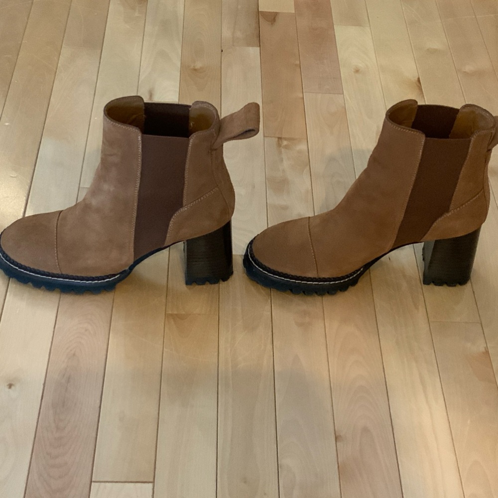 See By Chloe Chelsea Brown Ankle Boots